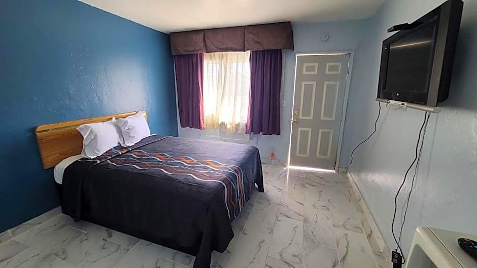Green spot motel