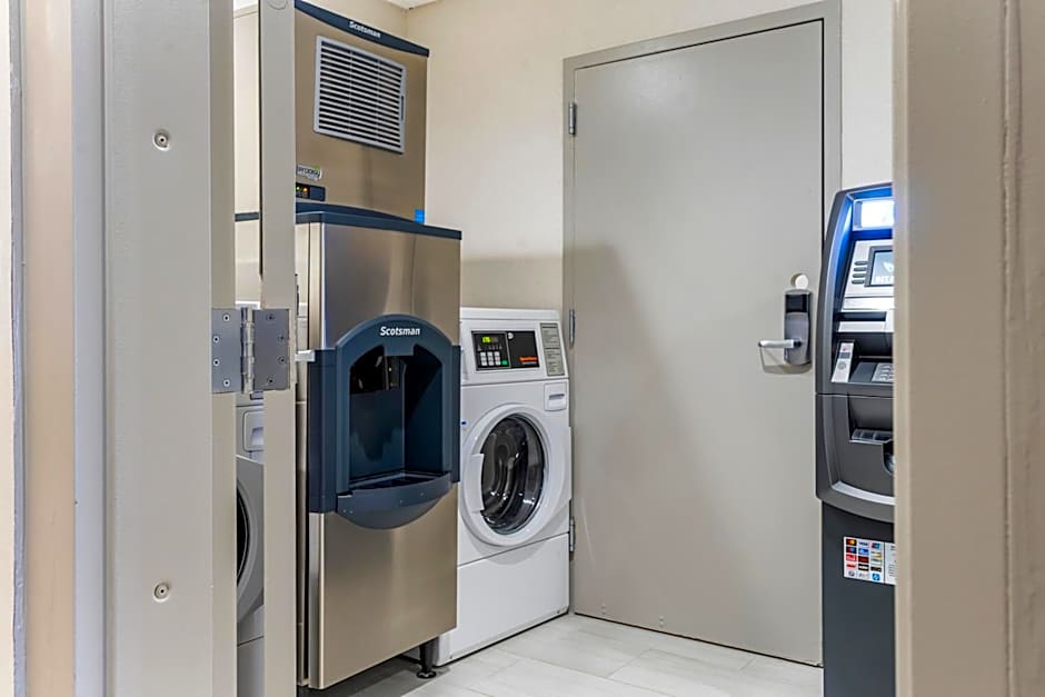 Holiday Inn Express Hotel & Suites Albuquerque Midtown By IHG