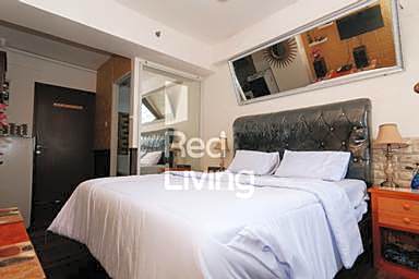 RedLiving Apartemen Gunung Putri Square TOP Room