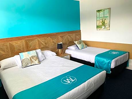 Standard Queen Room - Roadside