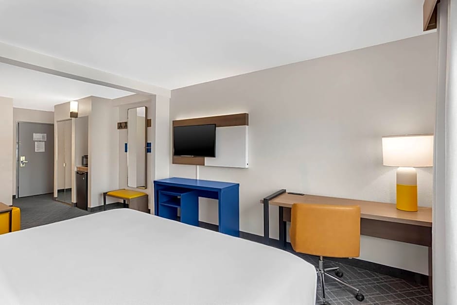 Comfort Inn & Suites Suwanee - Sugarloaf