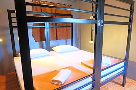 Standard Twin Room with Shared Bathroom
