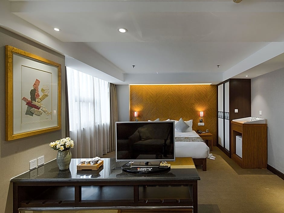 Chongqing Golden View Hotel