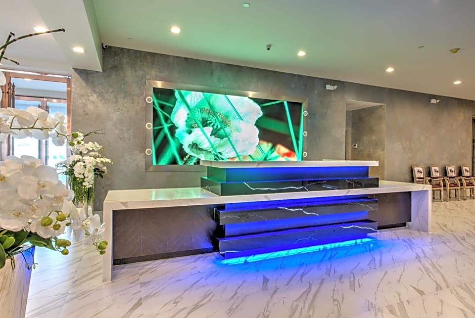 DoubleTree by Hilton Houston Brookhollow