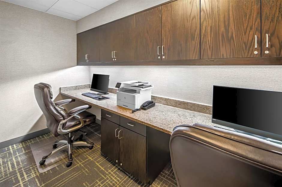 Hampton Inn By Hilton & Suites Camp Springs