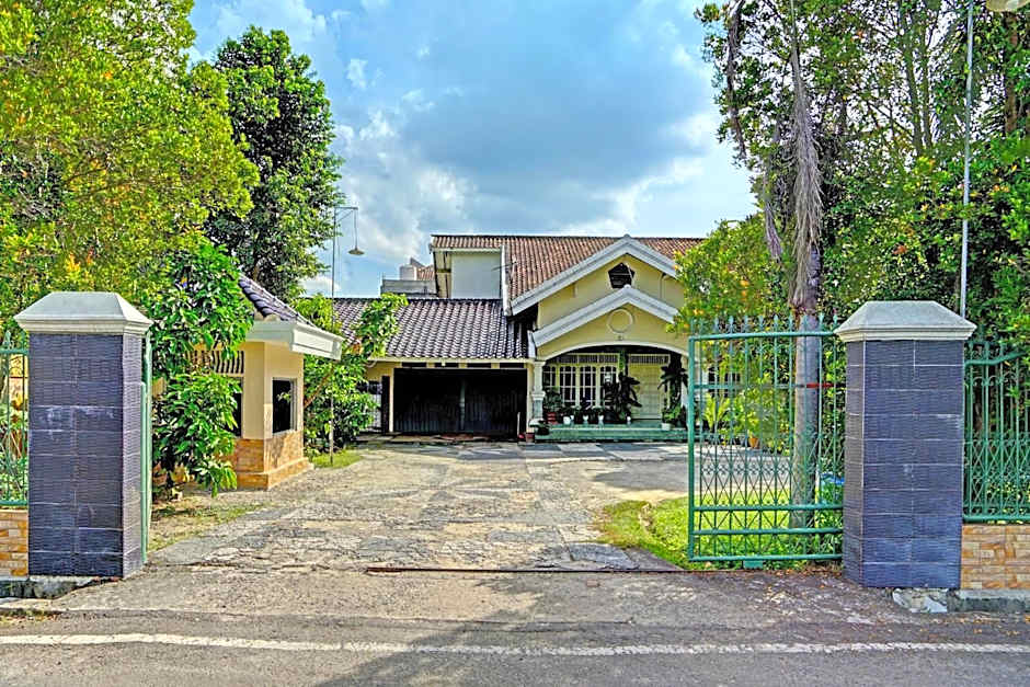 OYO Life 91984 Taufik Kost Syariah