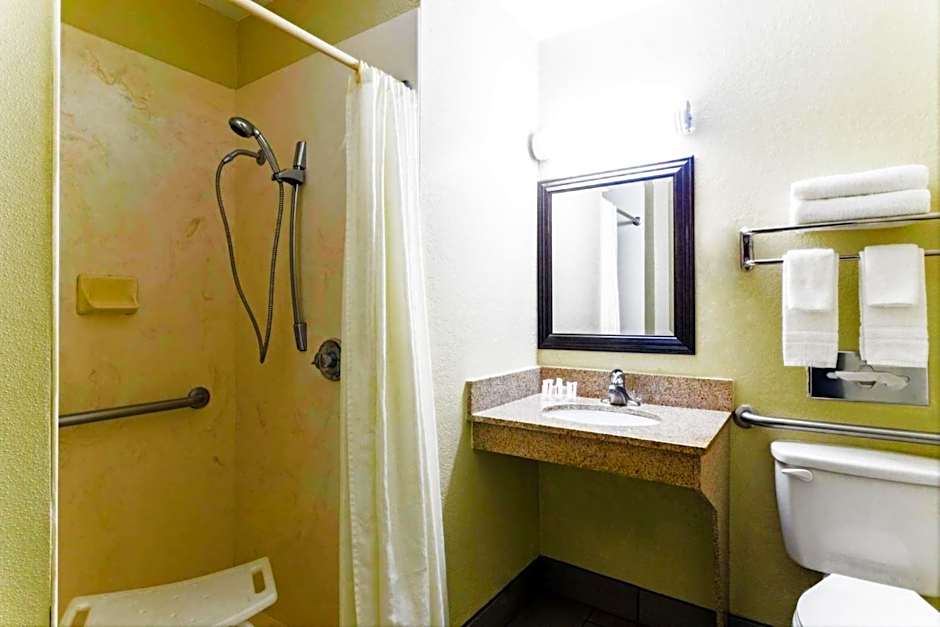 Super 8 by Wyndham Brunswick/St Simons Island Area