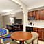 Days Inn & Suites by Wyndham Savannah Midtown