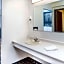 Super 8 by Wyndham Lincoln West