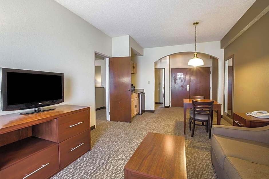 Quality Suites Morristown West