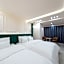 Avenue Hotel