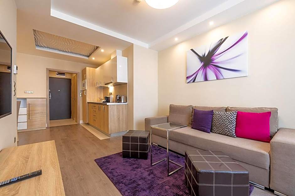 Silver Crown Hotel & Residence, Palace Quarter