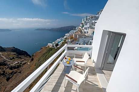 Junior Suite with Outdoor Hot Tub & Caldera View