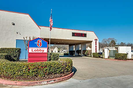 Motel 6-Longview, TX - North