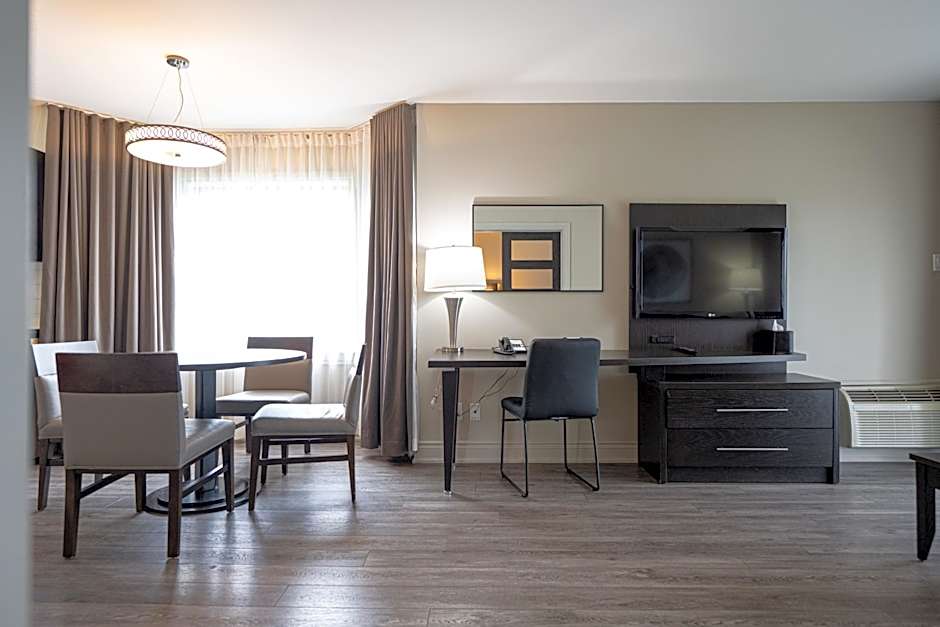 Ramada by Wyndham Ottawa On The Rideau