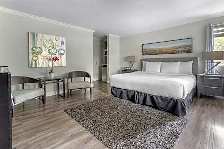 King Suite with Spa Bath