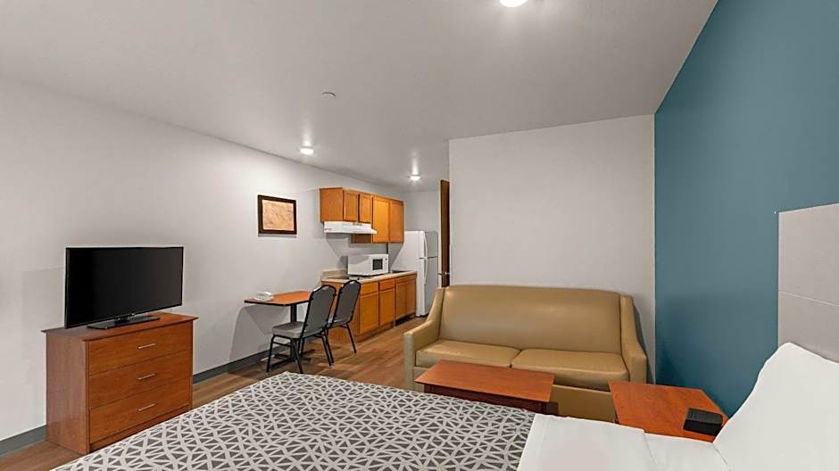 WoodSpring Suites Evansville