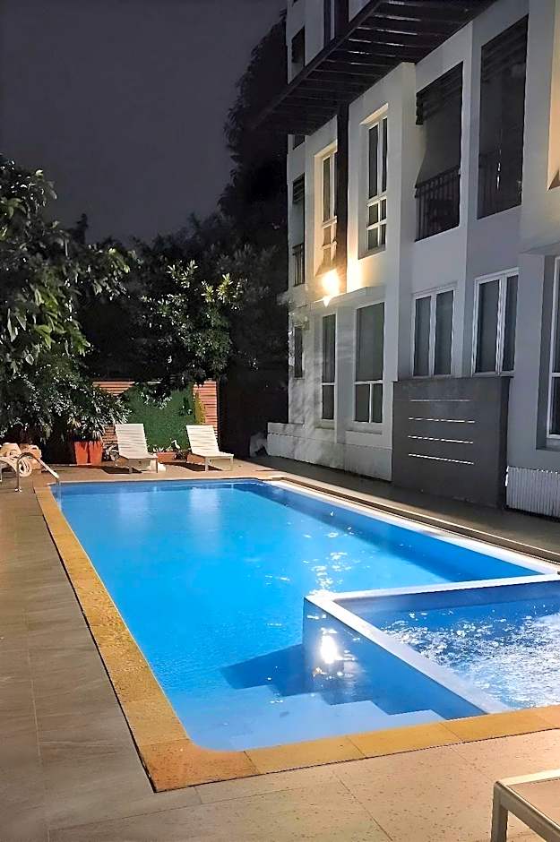 Crystal Suites Suvarnabhumi Airport