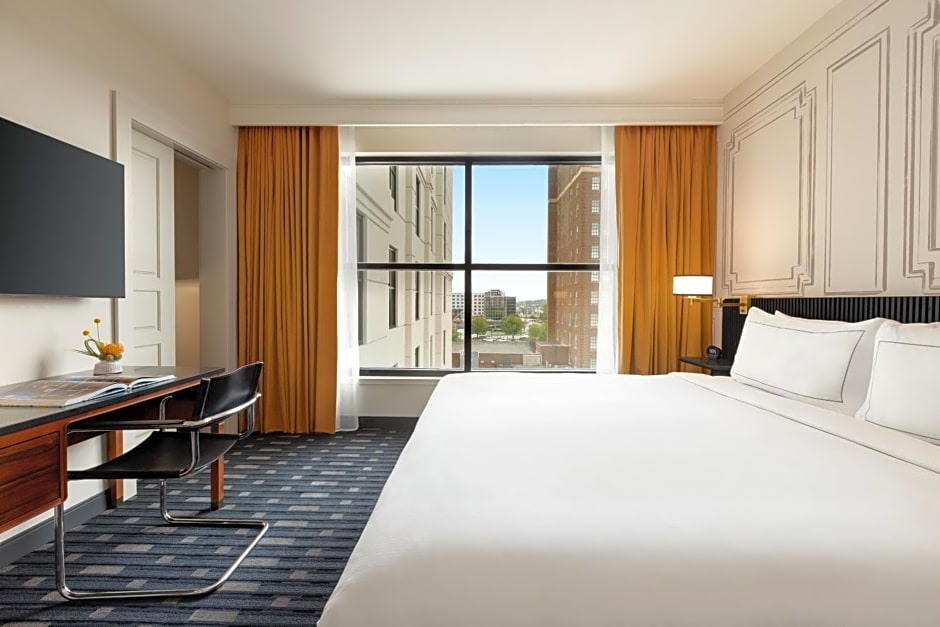 106 Jefferson Huntsville, Curio Collection by Hilton