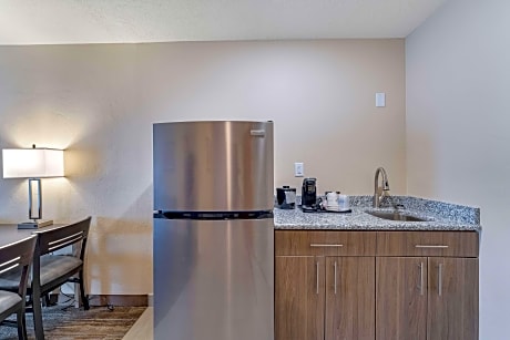 Suite-1 Queen Bed Non-Smoking Sofabed Kitchenette Dining Area Microwave And Fridge Full Breakfast