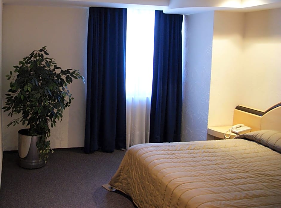 Porto Novo Hotel & Suites