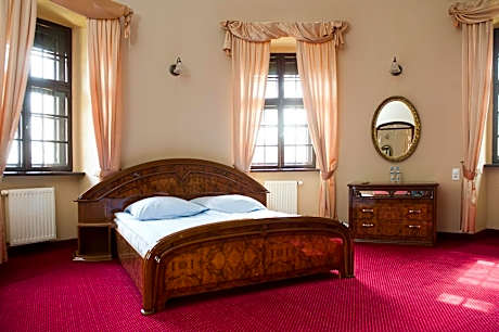 Apartment (2 Adults)