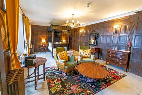 Chapel Suite