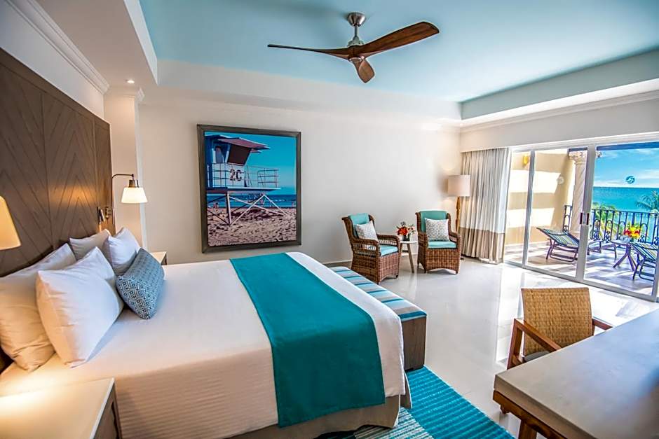 Photo 1 of 6 of Master 1 Bedroom 1 King Bed Suite, Ocean front