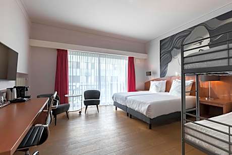 Comfort Room 1 Twin Bed 1 Single Bed