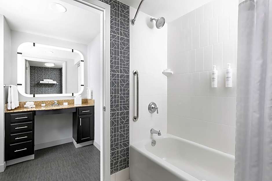 Homewood Suites By Hilton Manchester/Airport, Nh