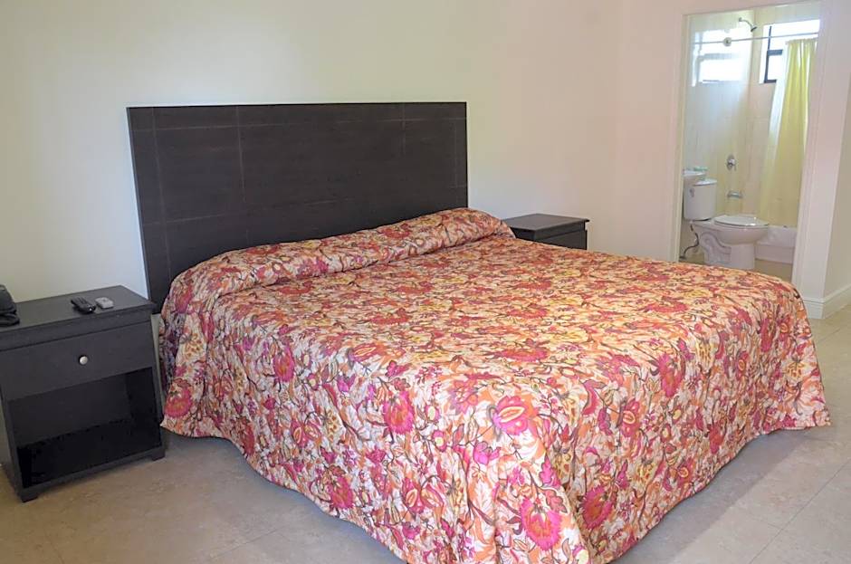 Carl's El Padre Motel