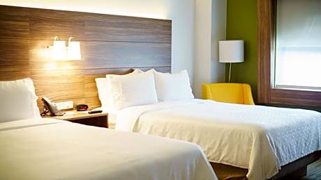 Queen Suite with Two Queen Beds