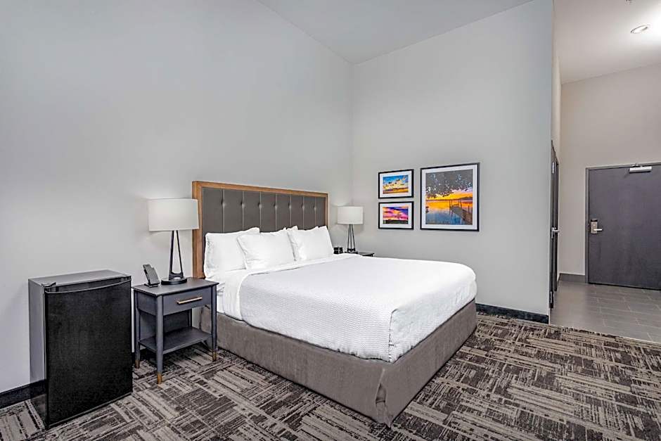 LaQuinta Suites by Wyndham South Bend Notre Dame Area