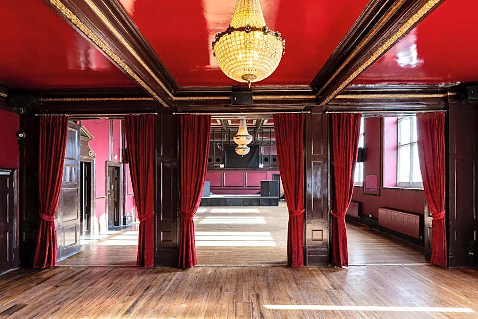 The Red Lion Hotel