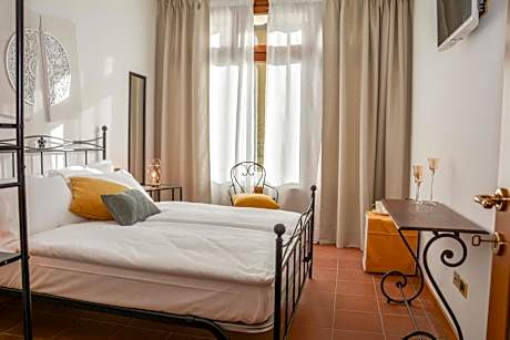 Double Room with Private External Bathroom