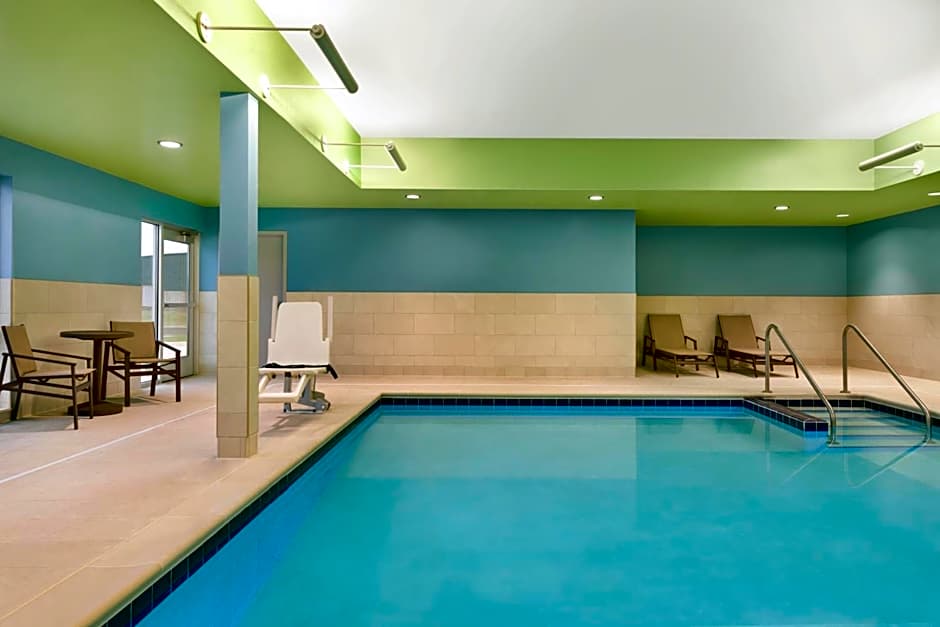 Holiday Inn Express And Suites Beaver Dam By IHG