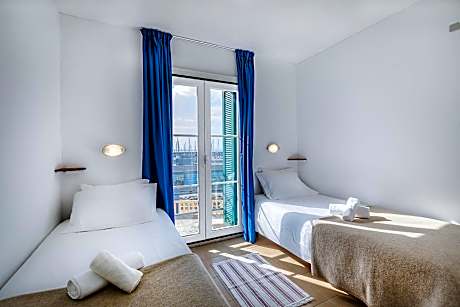 Standard Twin Room with Sea View