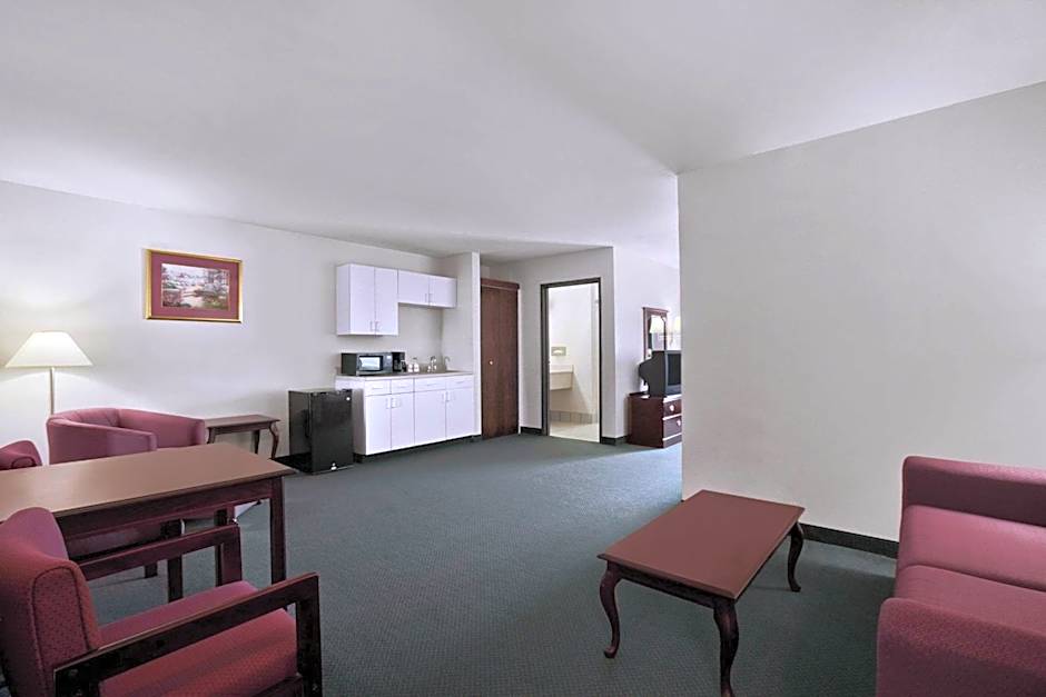 Days Inn & Suites by Wyndham Romeoville