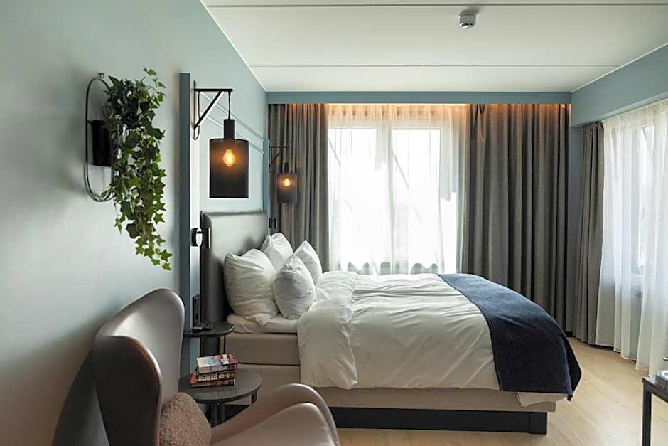 Home Hotel 1624