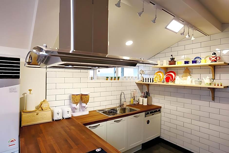 With U Hotel & Guesthouse