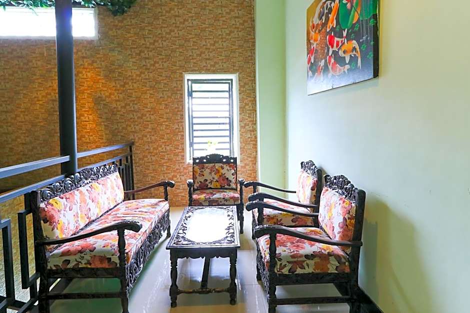 Labuana Homestay & Cafe Garden