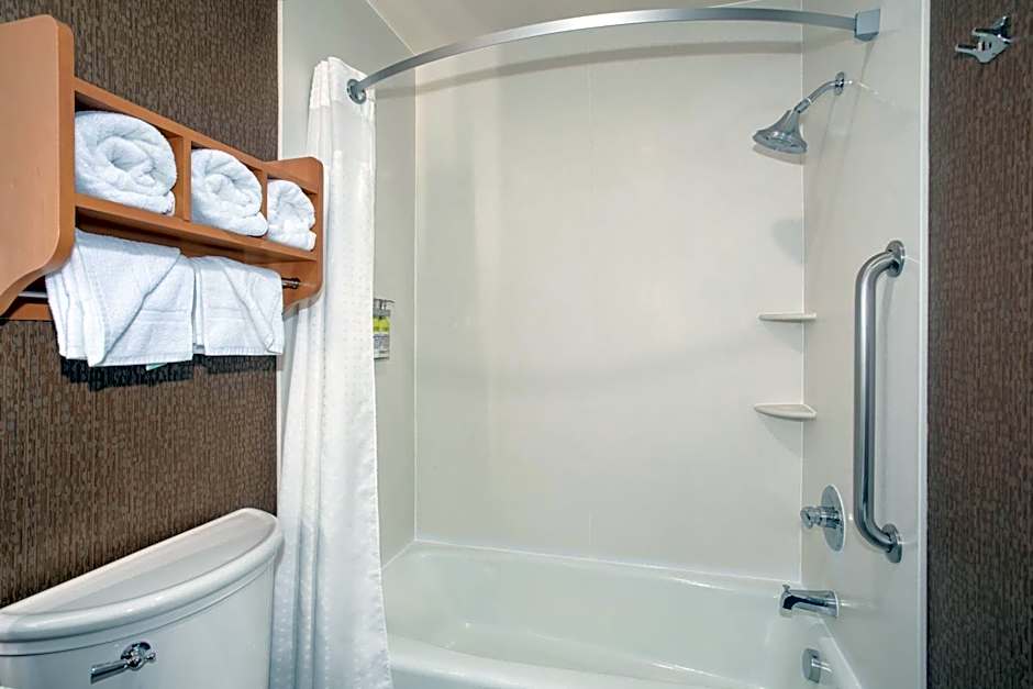 Holiday Inn Express Monterey - Cannery Row By IHG