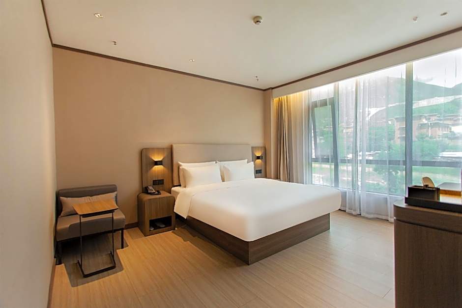 Photo 1 of 3 of Huazhu - Room With Bed
