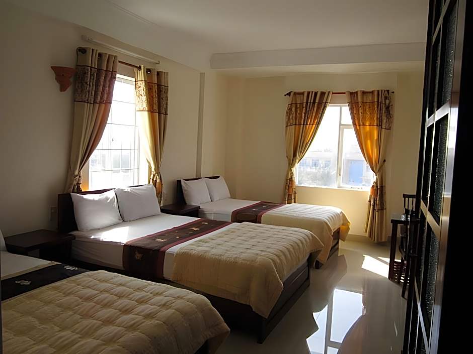 Nhiet Doi Hotel – Tuy Hòa, IL