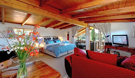 Top Floor Suite - Romantica 