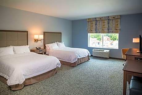 2 Queens Mobility/hearing Access Ri Shwr Ns Vis Firealrm/door/phn Alrt/hdtv Microwv/fridge/free Wi-f