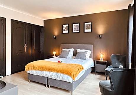 Deluxe Double Room with Shower
