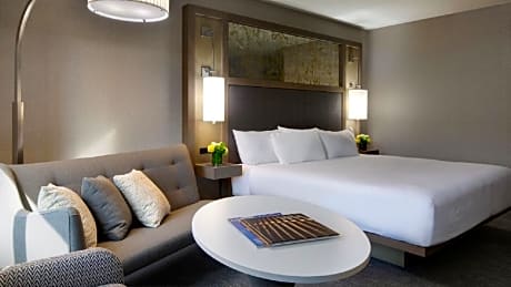 Corner King Room