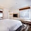 Holiday Inn Express-Langley By IHG