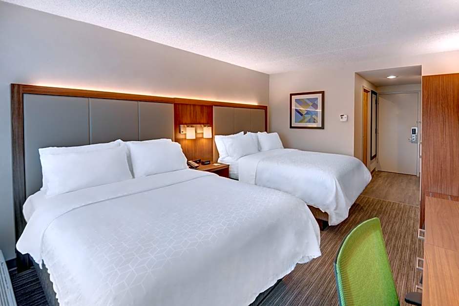 Holiday Inn Express & Suites West Long Branch - Eatontown By IHG